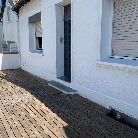 Confort En Mezzanine A 20mn A Pied Du Centre-ville Avec Tv Et Wifi * La Rochelle (Charente-Maritime)