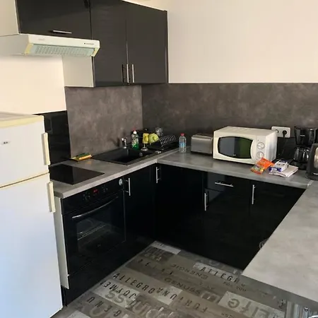 Appartamento Confort En Mezzanine A 20mn A Pied Du Centre-ville Avec Tv Et Wifi