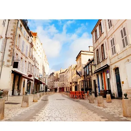 Confort En Mezzanine A 20mn A Pied Du Centre-ville Avec Tv Et Wifi * La Rochelle (Charente-Maritime)